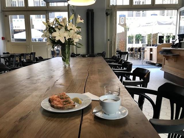 Charlotte chleb i wino